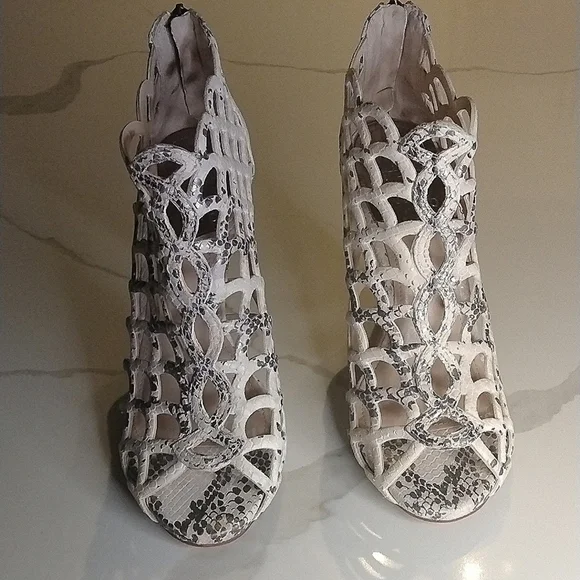 Vince Camuto Fontanela Heeled Sandals sz 7 - Picture 3 of 6